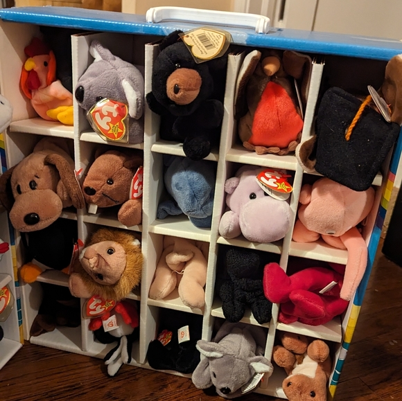 40 TY Beanie Babies and Beanie Ark Carrying Case! - Picture 10 of 10